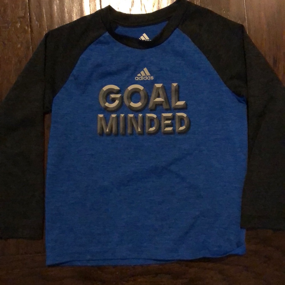 Boys size 6 Adidas long sleeve t shirt